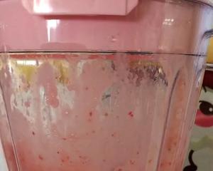 草莓奶昔#东凌 DL-1009水果料理机试用食谱#的做法 步骤3