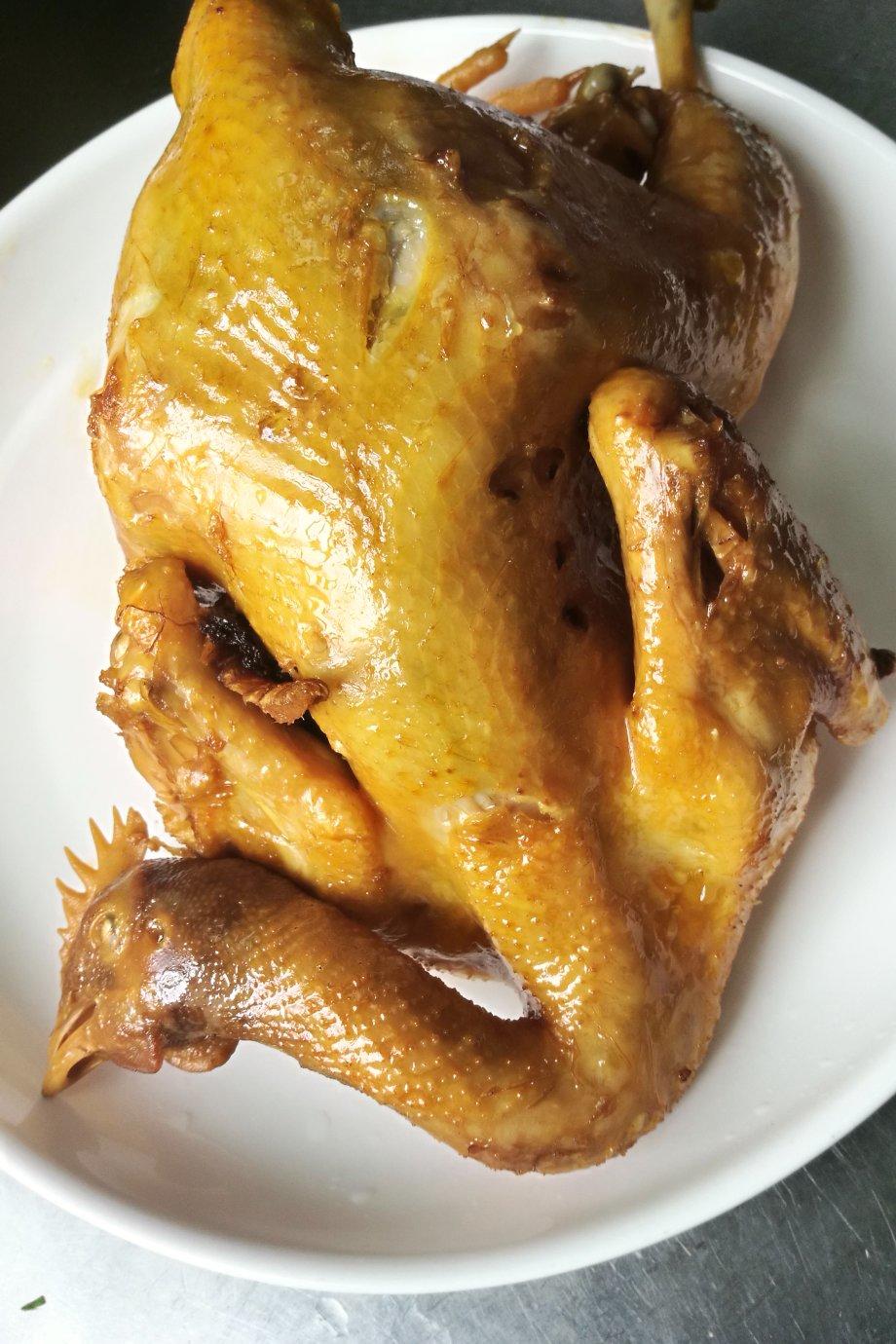 绿色生态做的卤鸡