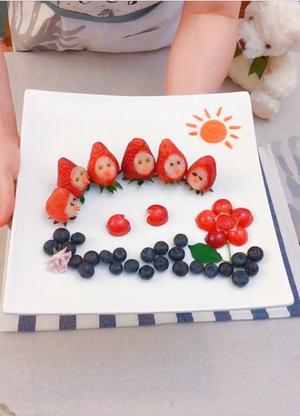 创意小红帽水果盘的做法 步骤8