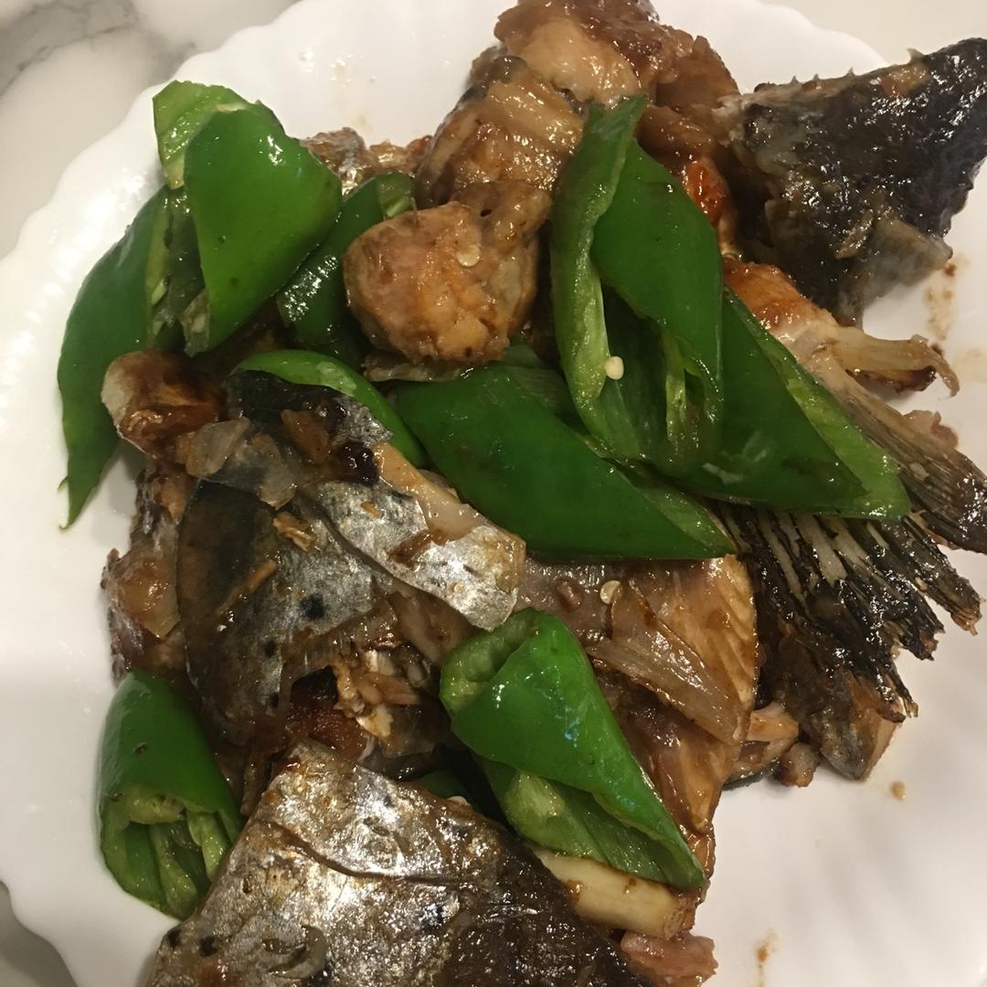 下饭神器-砂锅三文鱼头煲