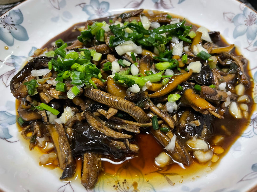 这碗响油鳝糊一吃，就算到了夏天了。