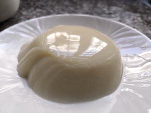 超级简单的香草奶油布丁的做法 步骤3