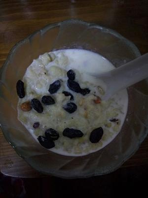 红枣薏米枸杞牛奶燕麦粥的做法 步骤5