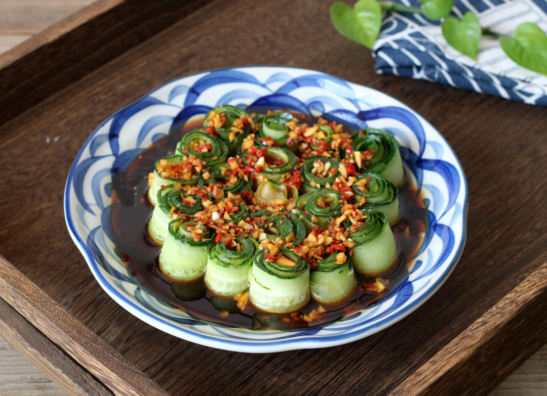 响油玫瑰黄瓜—竹报平安的做法