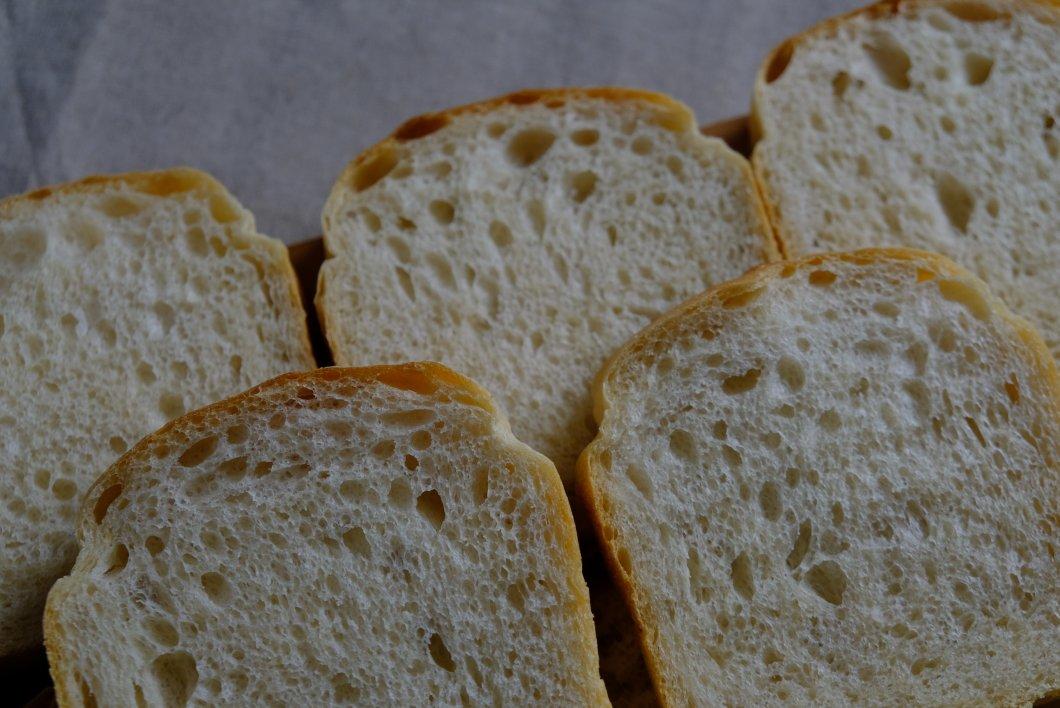 外皮薄而酥脆，内心柔软Q弹— 法式吐司