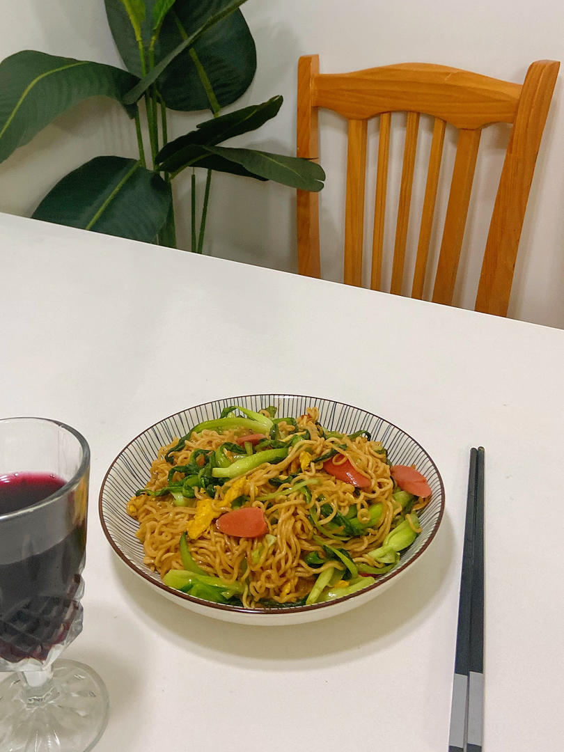 超好吃的炒泡面