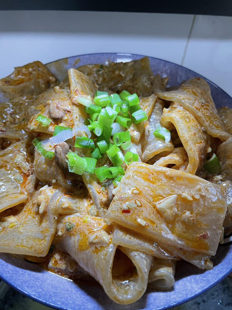 秒杀小夜市的麻酱流汁宽粉