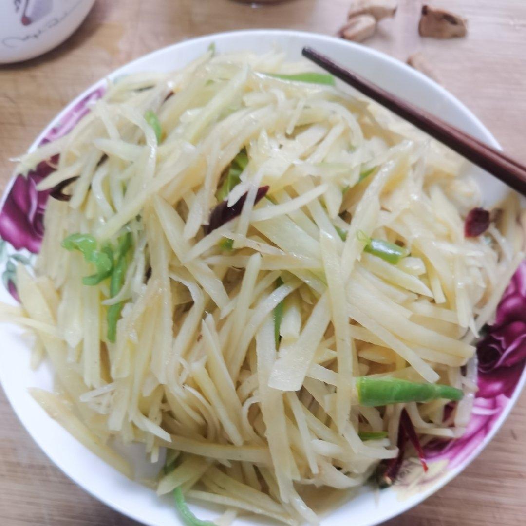 酸辣土豆丝的家常做法 超级下饭