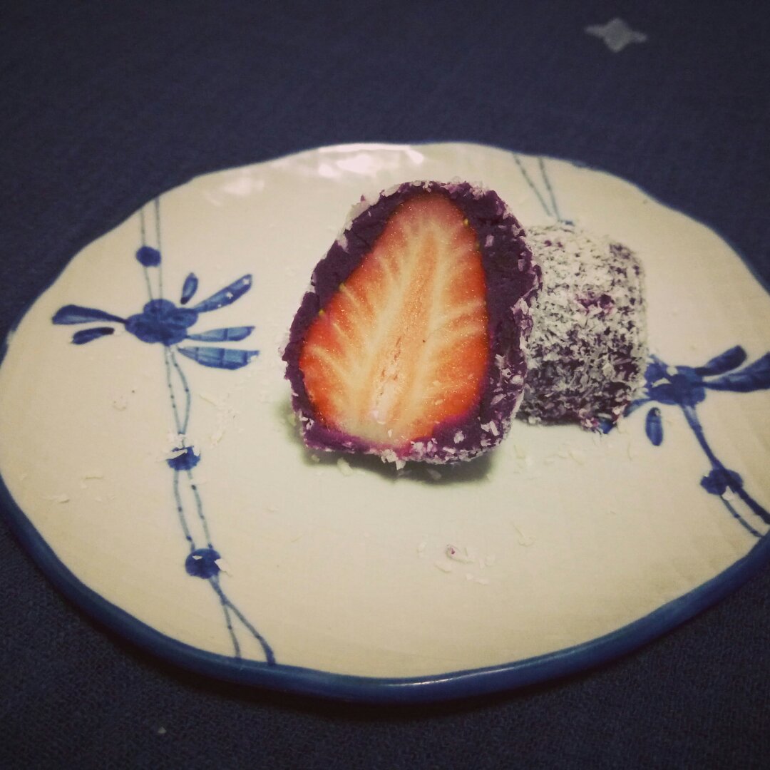 草莓椰蓉紫薯球