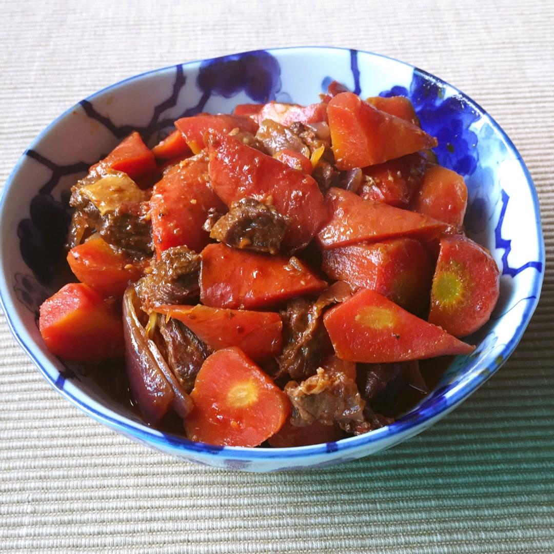 胡萝卜土豆烧牛腩