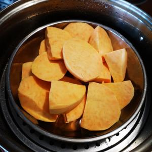 红薯夹心芋圆，自制颗粒豆沙馅，蛋黄酥可用的做法 步骤18