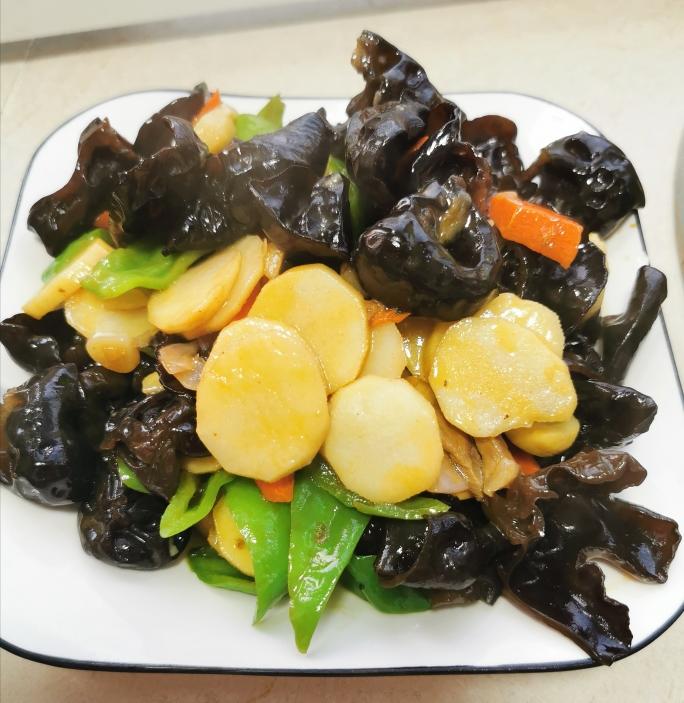 山药炒木耳的做法