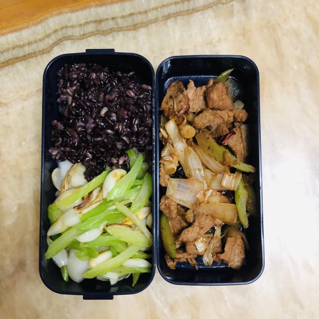 孜然大葱炒牛肉