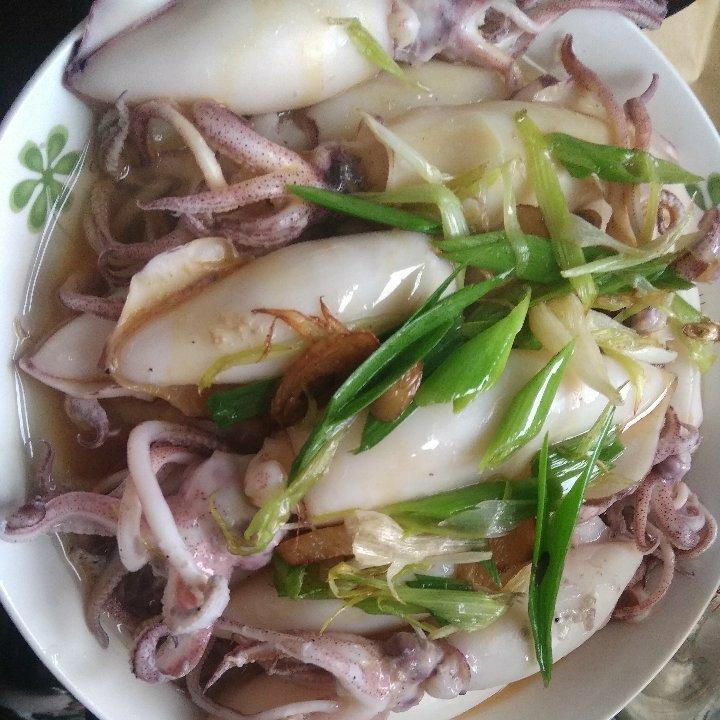 雨后柠檬-111做的白灼鱿鱼仔