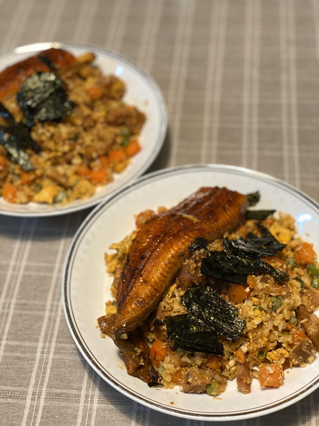 生酮食谱 减脂餐分享 蒲烧鳗鱼之菜花米炒饭 仿真米饭超低卡 的做法步骤图 Carolzzzz46 下厨房