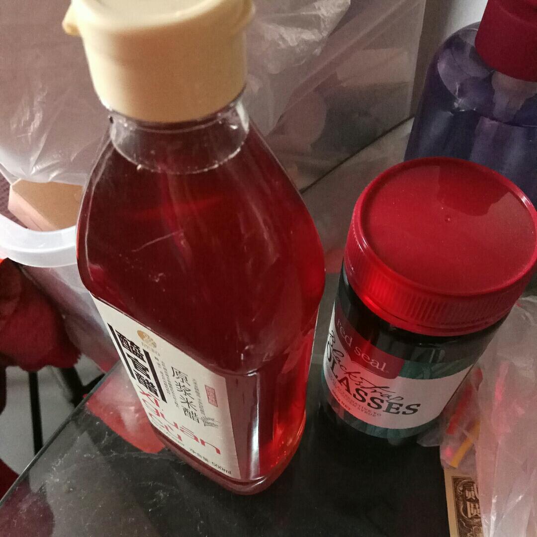 不高兴的面包做的自制玫瑰枸杞红枣醋