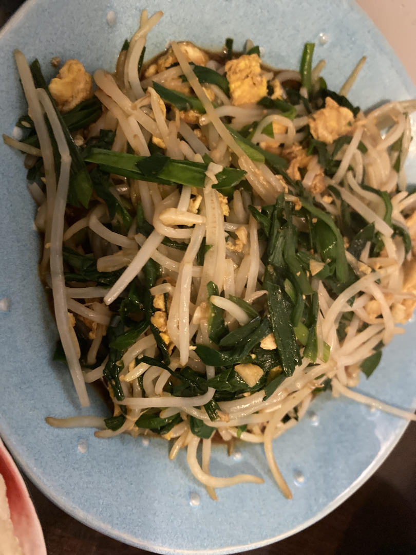美味营养的                            粉丝韭菜豆芽鸡蛋拌菜