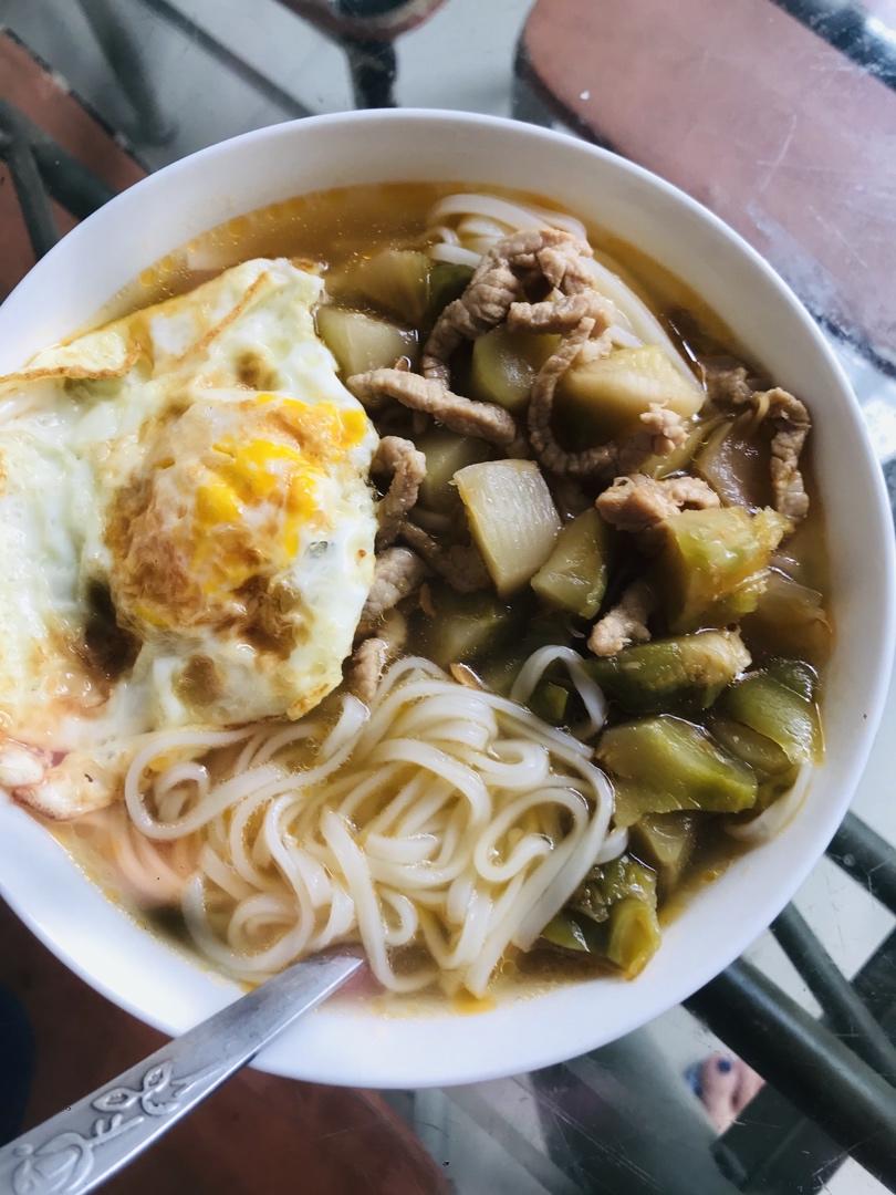 榨菜肉丝面