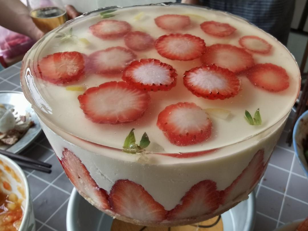 奥利奥草莓酸奶慕斯蛋糕（6寸）