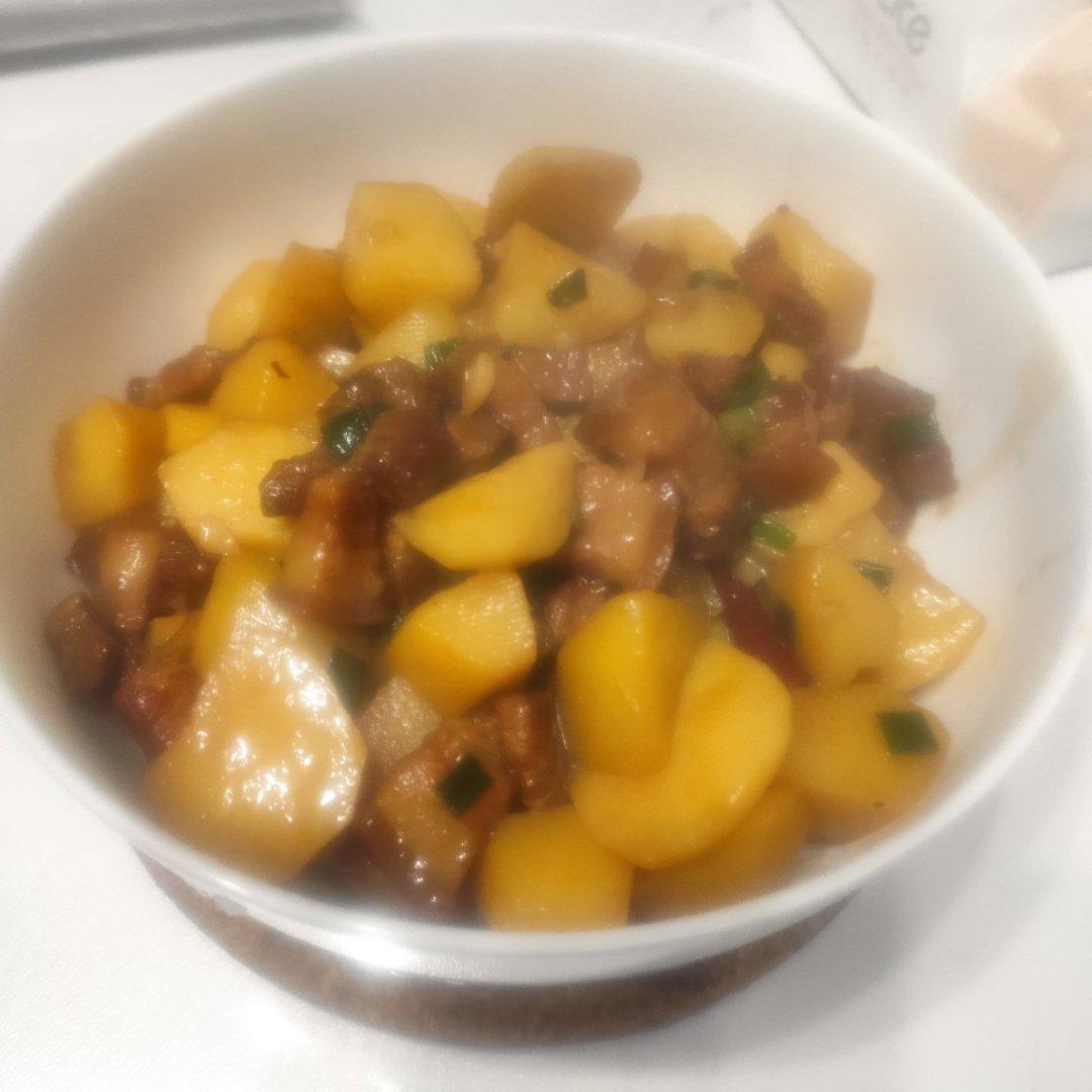 红烧肉炖土豆（丝毫不腻）