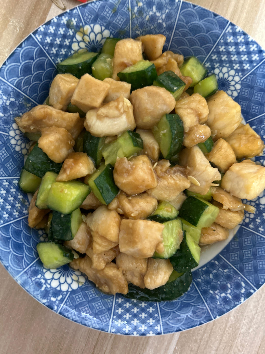清爽解腻的黄瓜炒鸡胸肉，低脂低卡减肥食谱