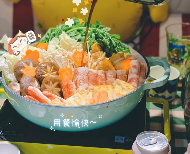 家庭版寿喜锅，简单快手，一摆一煮就完成，好吃料足！