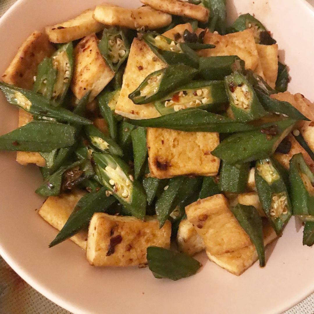 黑椒秋葵煎豆腐