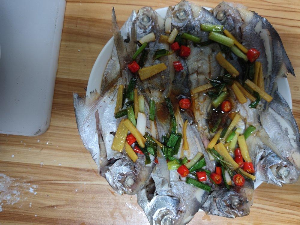 简单版清蒸银鲳鱼（100%好吃）