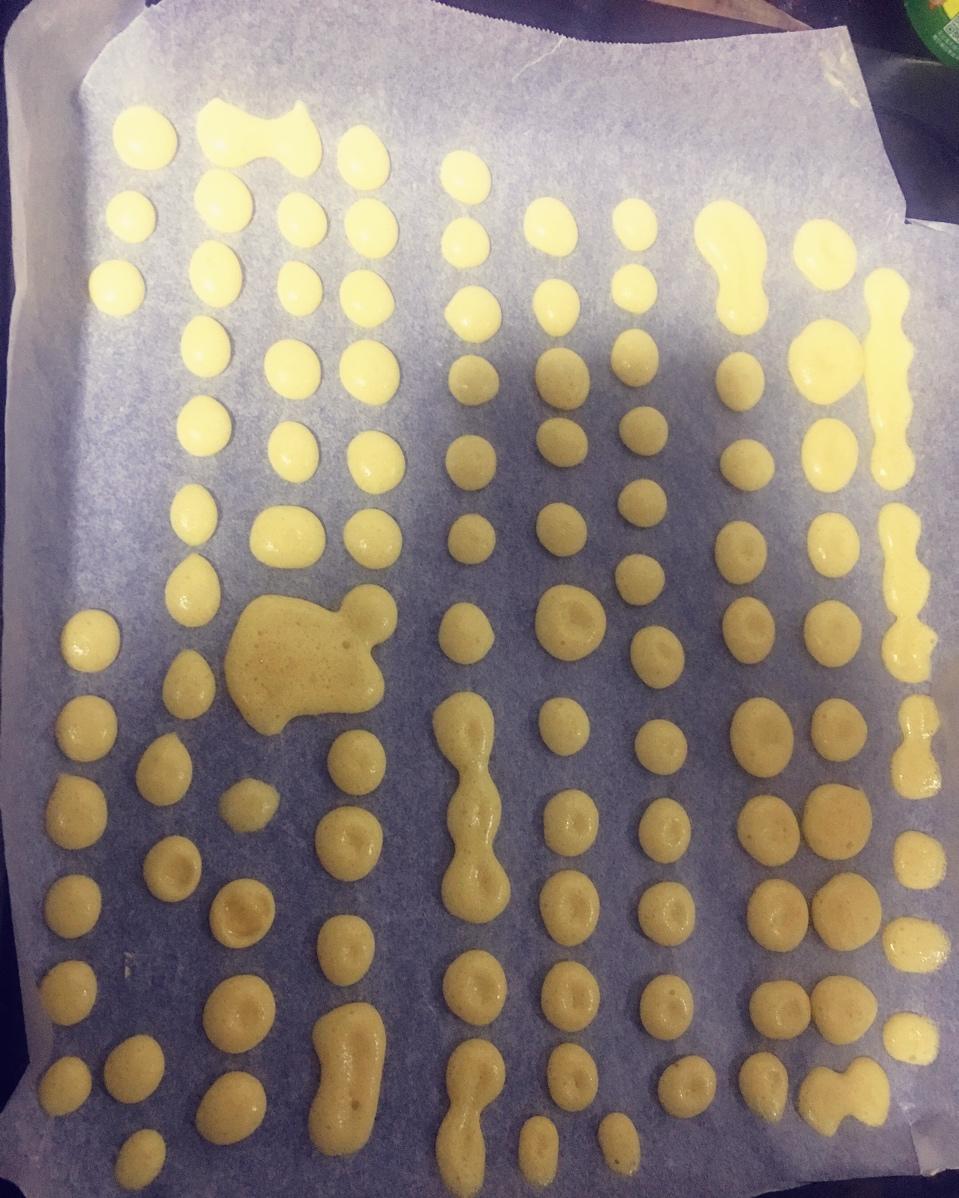 入口即化的无添加蛋黄溶豆