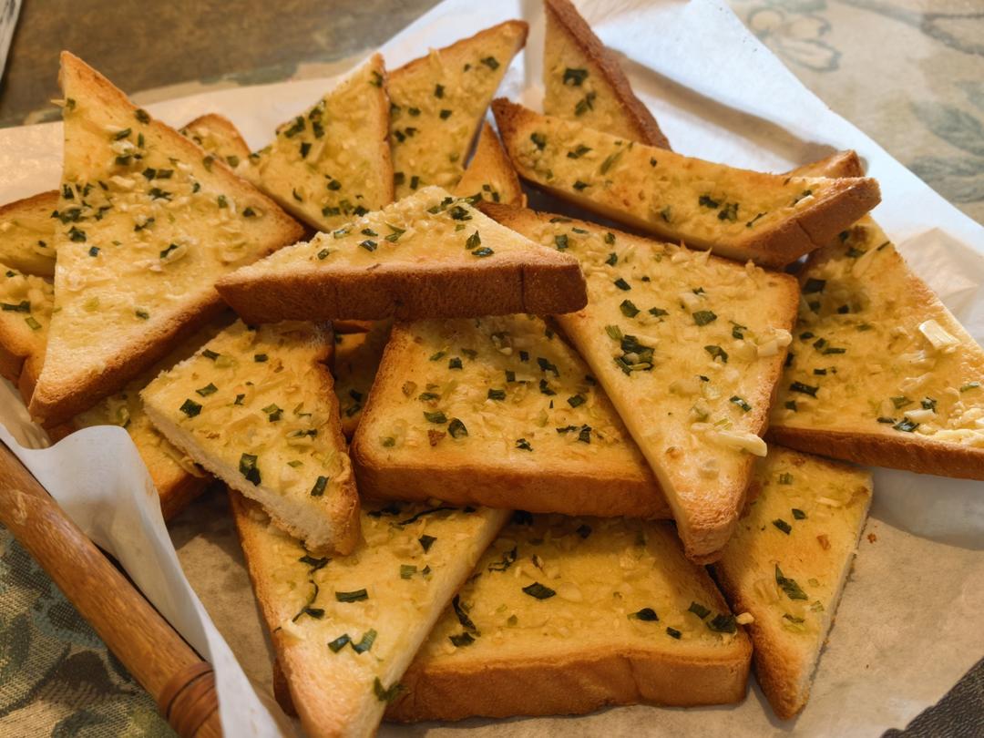 黄油蒜蓉面包片