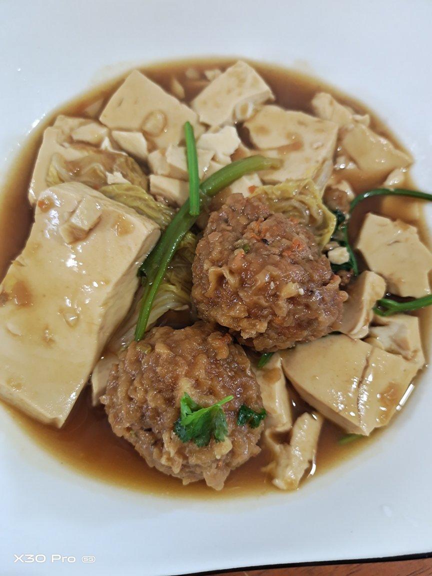 四喜丸子（红烧狮子头）