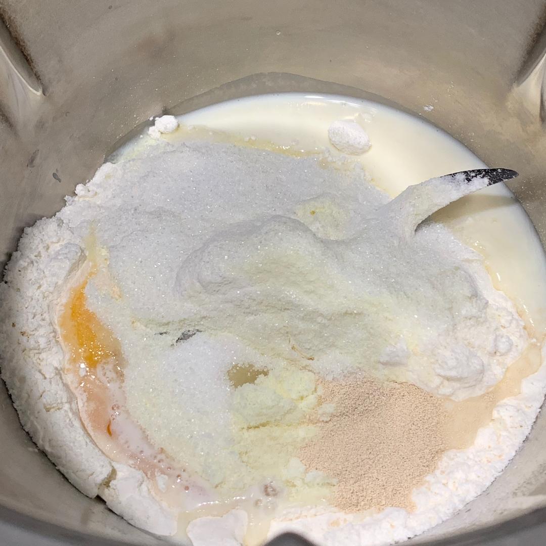 纯奶手撕吐司的做法 步骤1