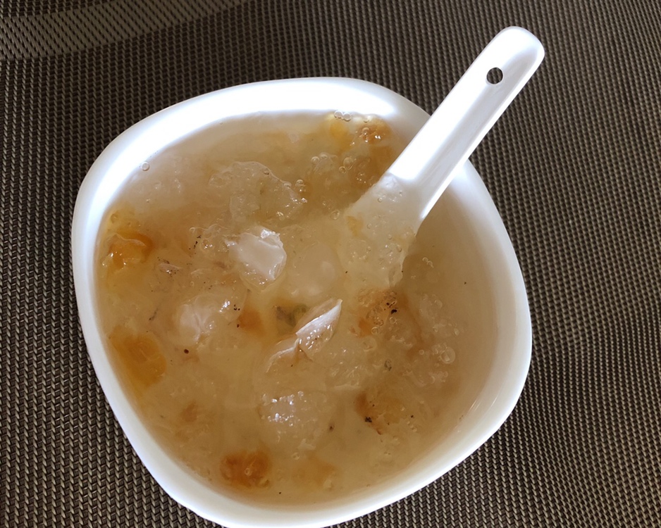 桃胶雪燕皂角米糖水的做法