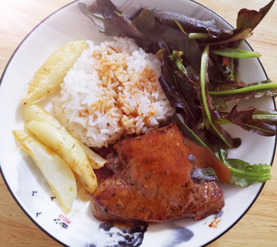 黑胡椒牛排（菲力牛排）—附黑胡椒汁的做法