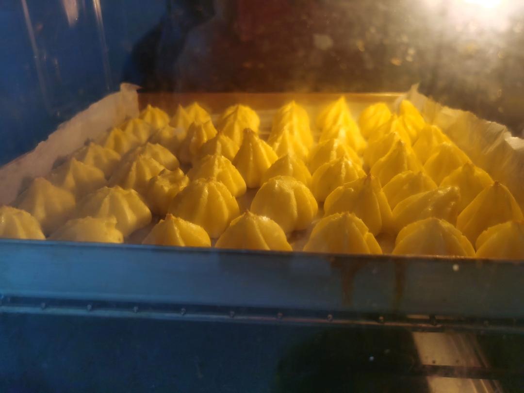 一口一个小巧可爱—迷你小泡芙