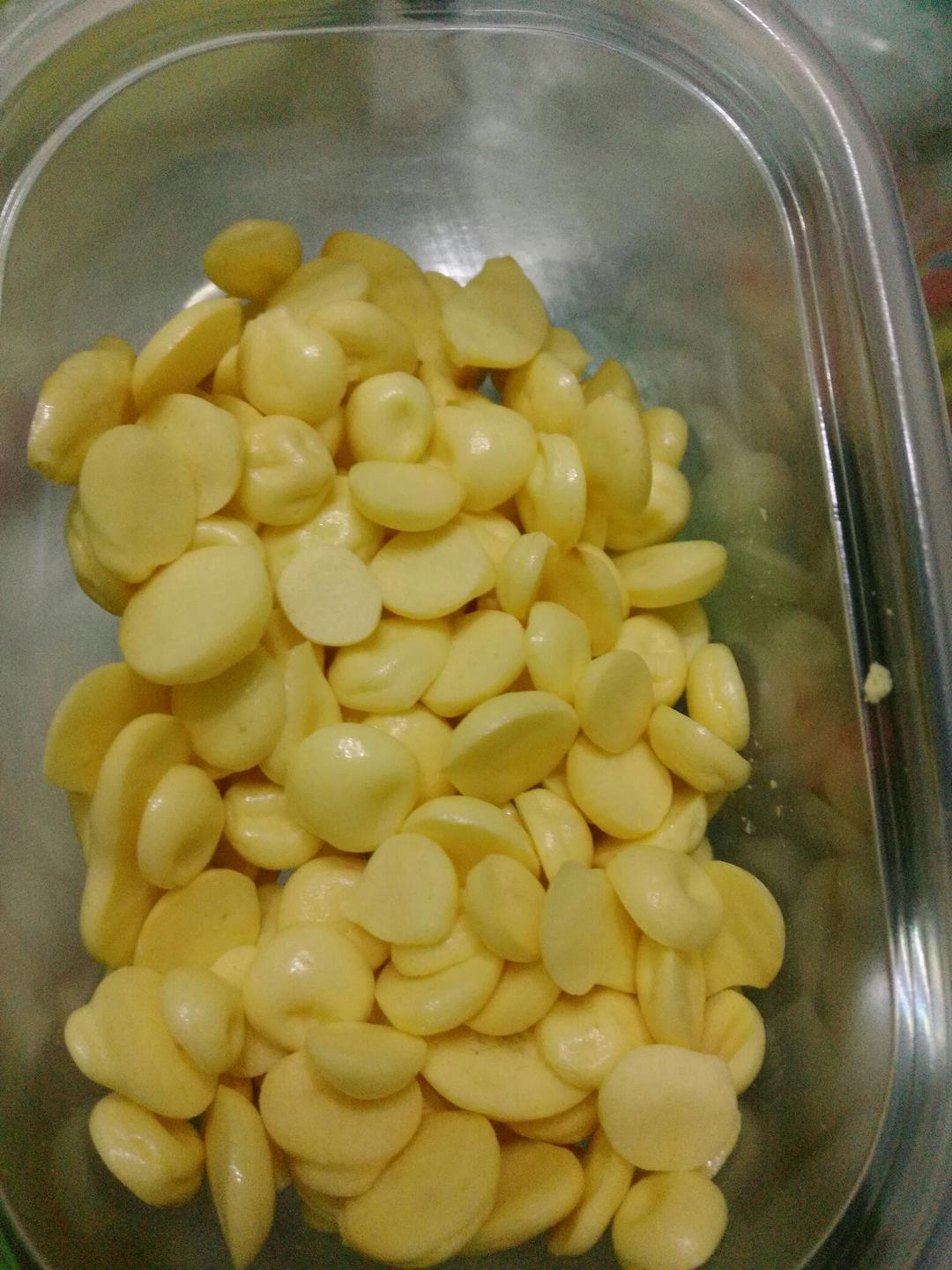 入口即化的无添加蛋黄溶豆
