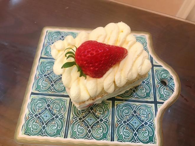 草莓奶油戚风蛋糕块的做法