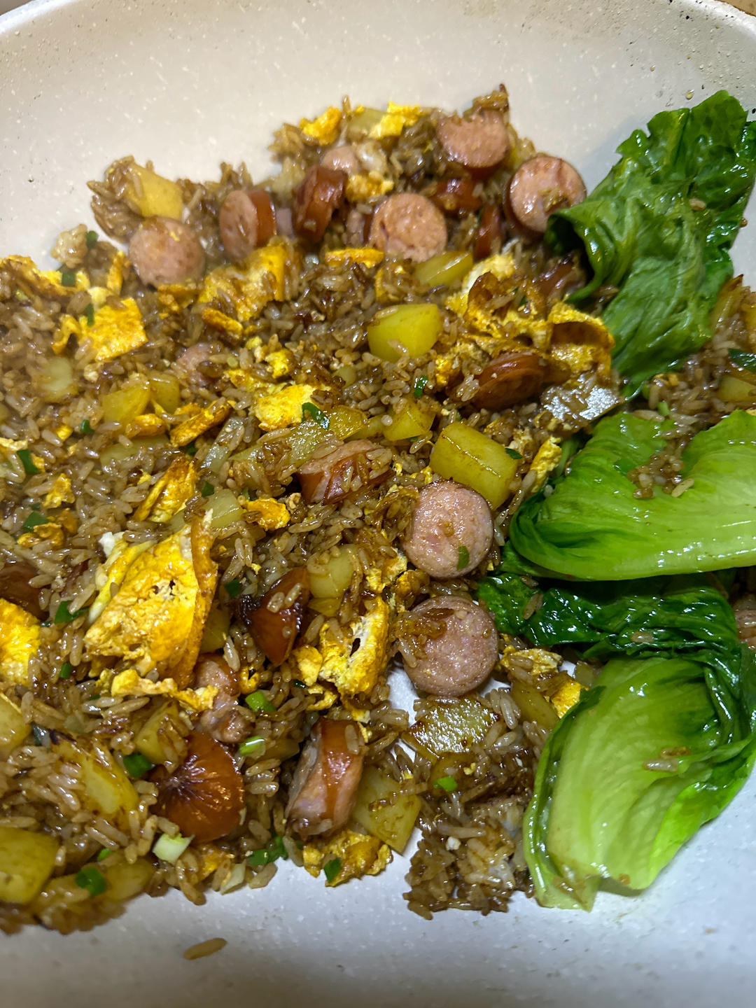 邻居抢着来我家吃土豆香肠炒饭，原来这么香！