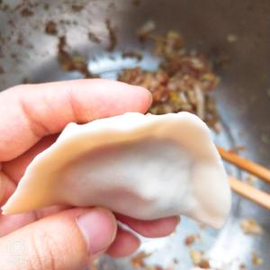 鲜肉白菜扇贝丁水饺（附饺子包法）的做法 步骤9
