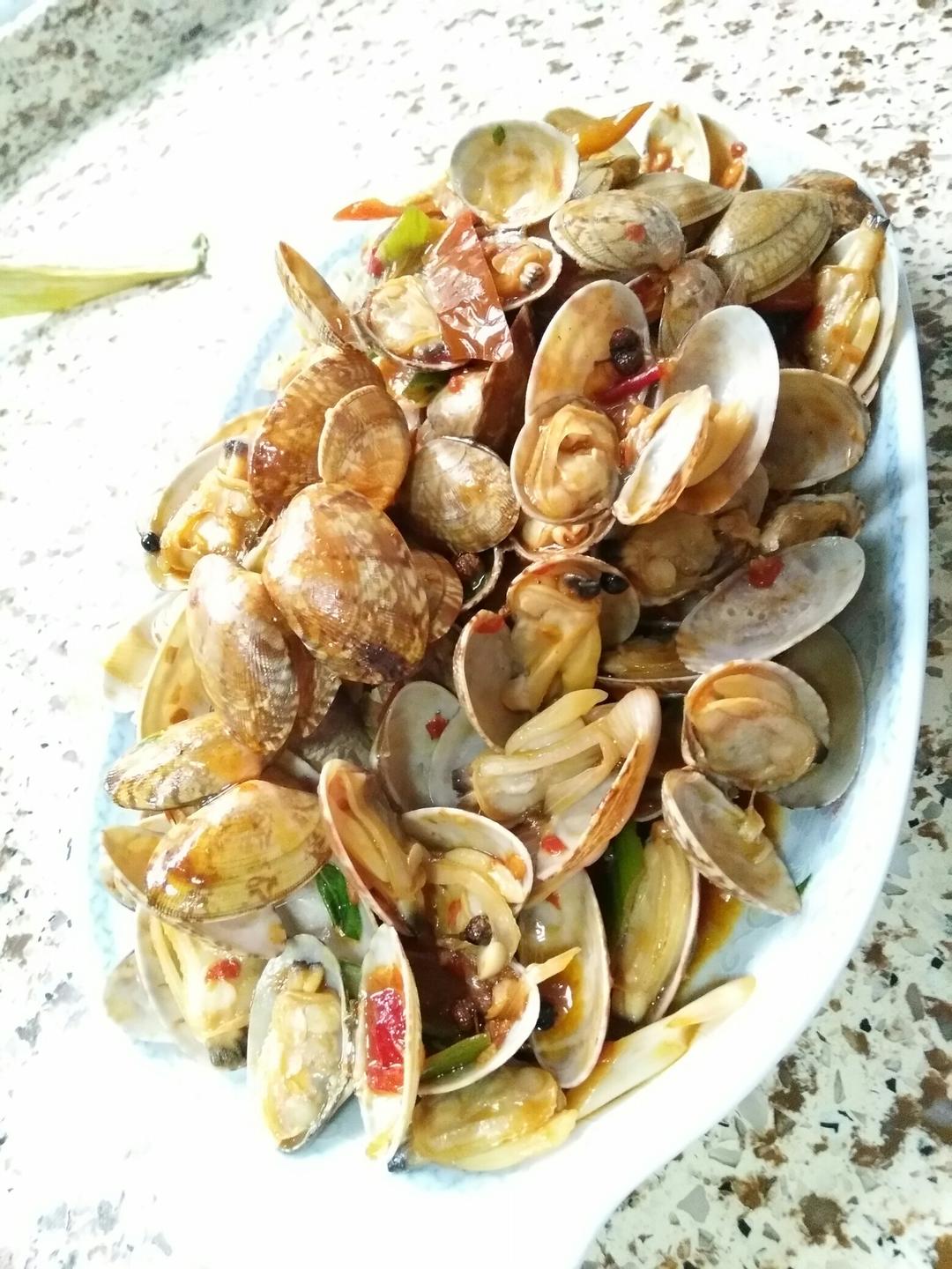 蒜香炒花甲