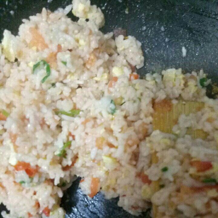 番茄鸡蛋炒饭