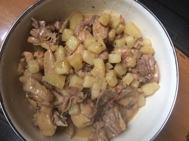 土豆炖鸡块