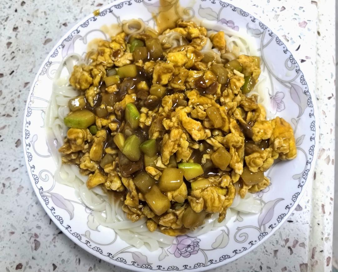 西葫芦鸡蛋打卤面