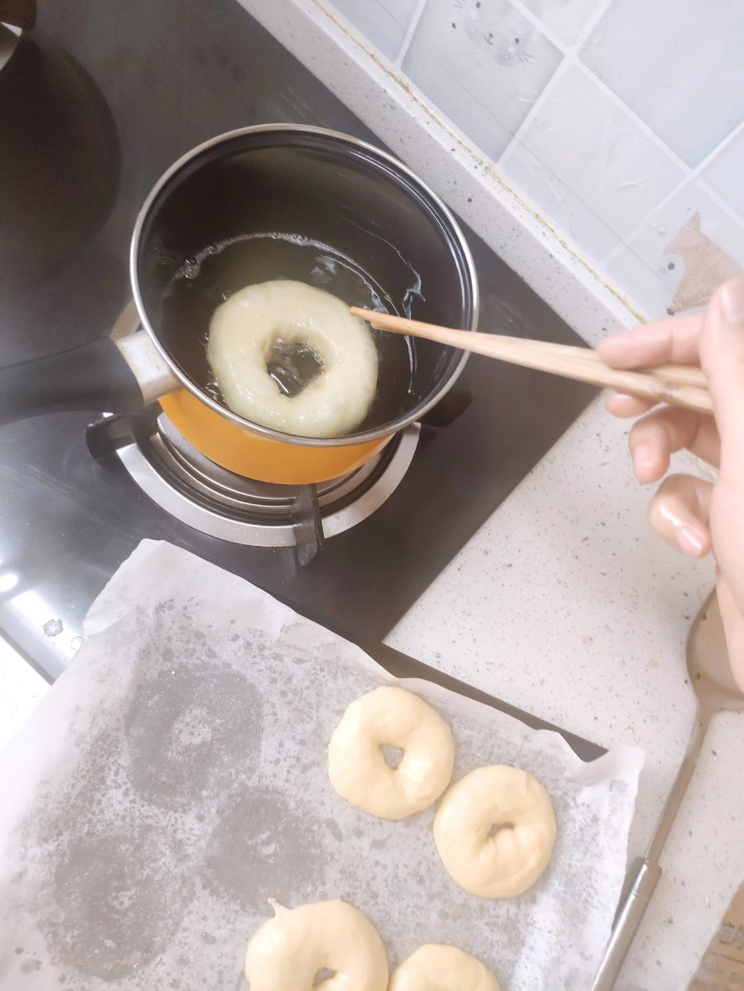 超级好吃的油炸甜甜圈