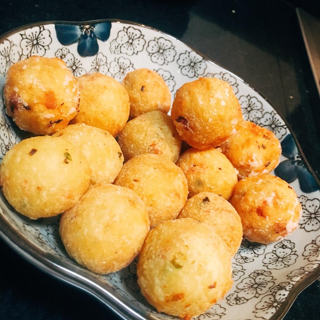 章鱼被小丸子吃了做的炸土豆球