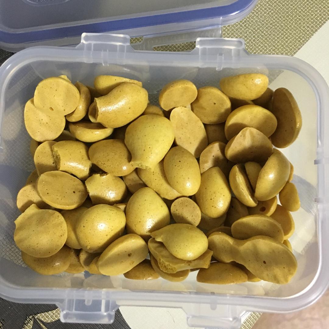 入口即化的无添加蛋黄溶豆
