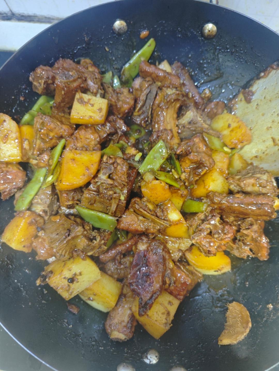 硬菜代表--排骨炖豆角土豆（豆角焖面胚子）