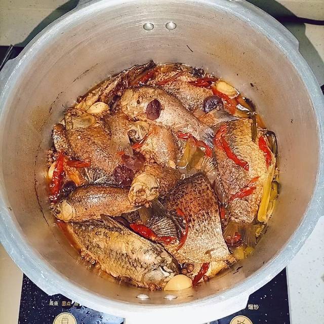 高压锅版焖酥鱼
