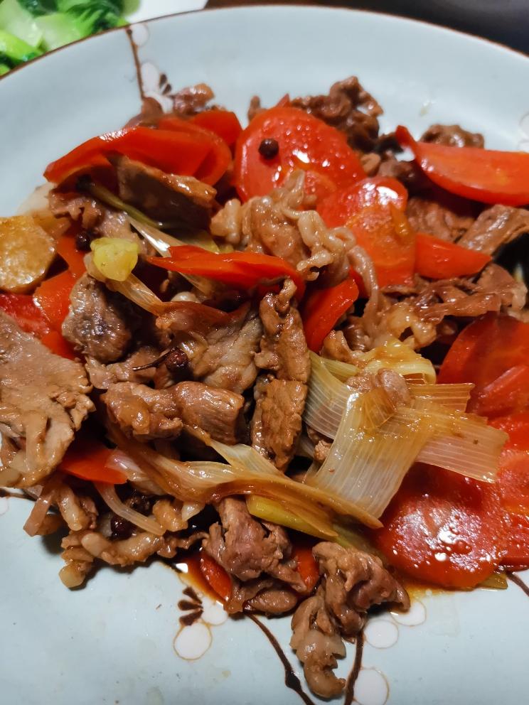 胡萝卜炒羊肋条的做法