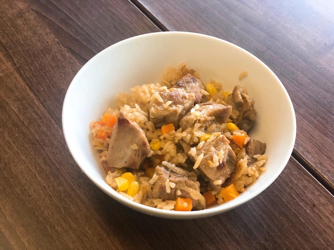 【排骨焖饭】